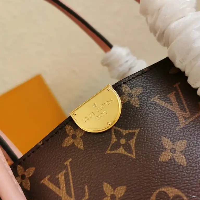 Bags 206B570011 LV 0709